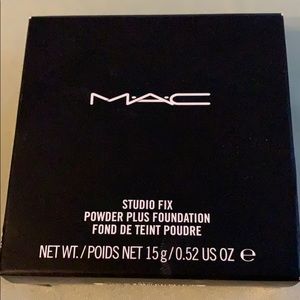 Brand new!!MAC studio fix powder nc30